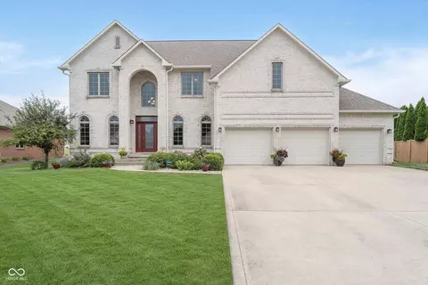 5226 Summerfield Xing, Greenwood, IN 46143