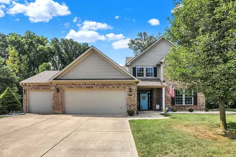 1651 Old Thicket Ct, Greenwood, IN 46143