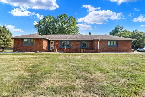 4833 Lantern Dr, Greenwood, IN 46142