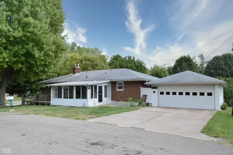 2507 E 35th St, Anderson, IN 46013