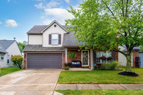 143 Stoneybrook Dr, Greenwood, IN 46142