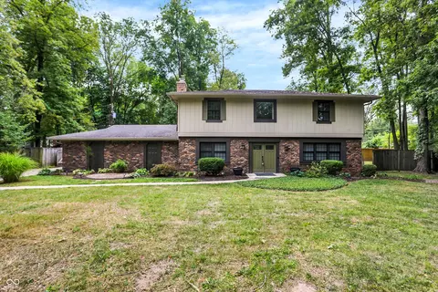 16 Shady Ln, Carmel, IN 46032