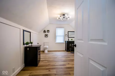 Entry Way - 305 Harrison St, Hope, IN 47246 photo 6 of 8