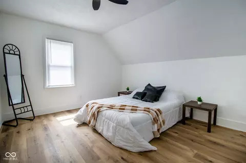 Bedroom - 305 Harrison St, Hope, IN 47246 photo 7 of 10