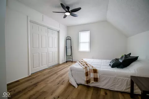 Bedroom - 305 Harrison St, Hope, IN 47246 photo 6 of 10