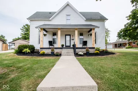 305 Harrison St, Hope, IN 47246