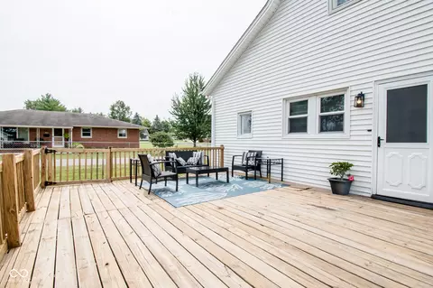 Exterior - 305 Harrison St, Hope, IN 47246 photo 5 of 8