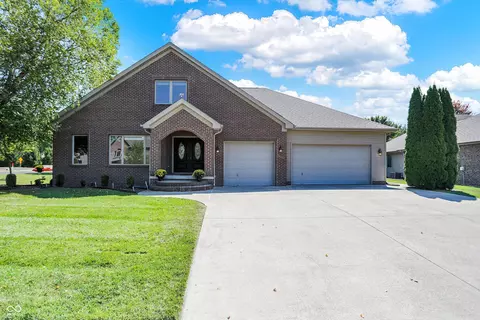 6041 Boulder Ct, Columbus, IN 47201