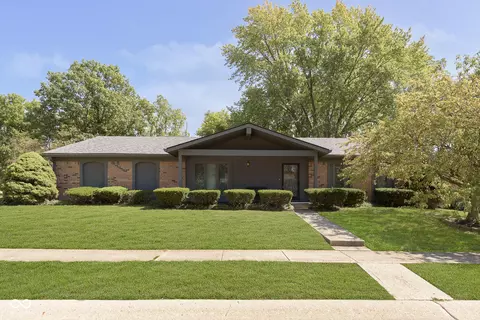 425 Thornberry Dr, Carmel, IN 46032