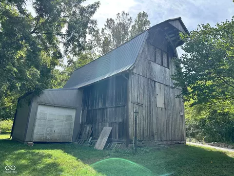 734 River Rd, Spencer, IN 47460
