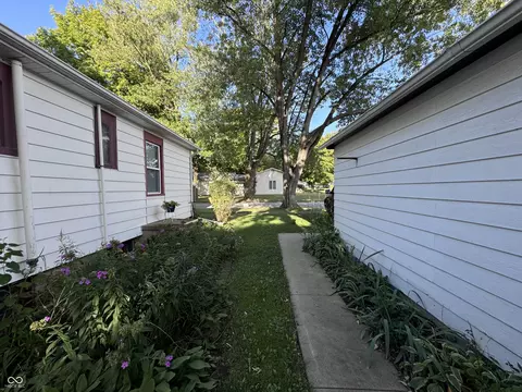 Exterior - 832 Washington St, Covington, IN 47932 photo 5 of 8