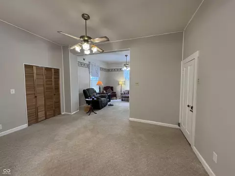 Living - 832 Washington St, Covington, IN 47932 photo 1 of 5