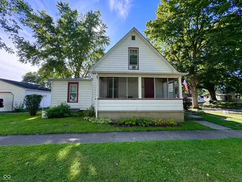Exterior - 832 Washington St, Covington, IN 47932 photo 8 of 8