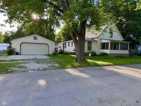 Exterior - 832 Washington St, Covington, IN 47932 photo 7 of 8