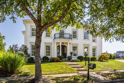 2013 Finchley Rd, Carmel, IN 46032