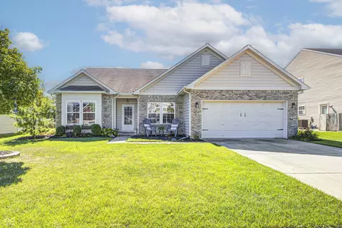 6107 Green Glade Dr, Whitestown, IN 46075
