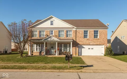 10660 Manor Dr, Brownsburg, IN 46112