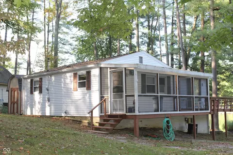 5724 N East Shore Dr, Morgantown, IN 46160