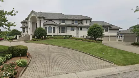 10948 Lake Front Dr, Indianapolis, IN 46236