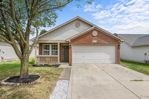 5701 Sweet River Dr, Indianapolis, IN 46221