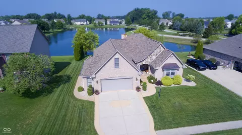 1744 Saratoga Dr, Greenwood, IN 46143