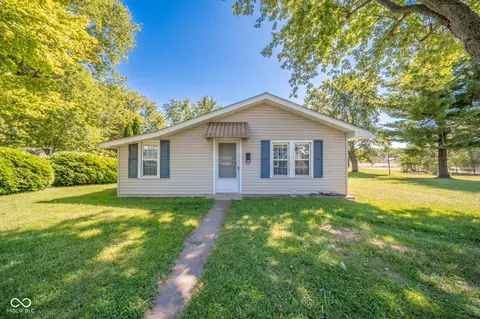 821 W Broadway St, Alexandria, IN 46001