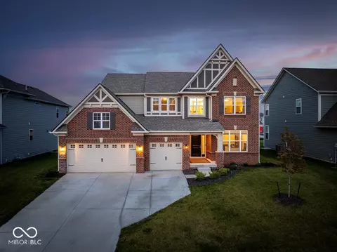 10329 Shull Farm Dr, Fishers, IN 46040
