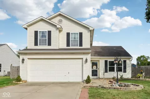 17 Lasalle Ln, Pittsboro, IN 46167