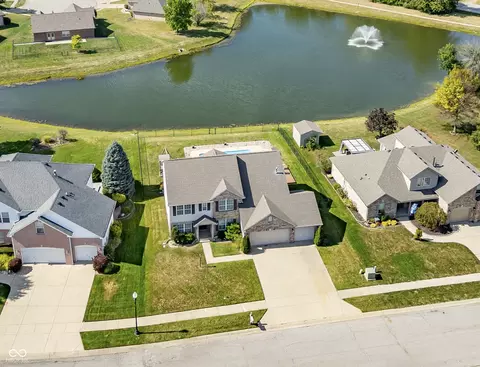 8224 Meadow Bend Dr, Indianapolis, IN 46259
