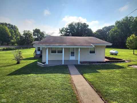 720 S Logan St, Cayuga, IN 47928