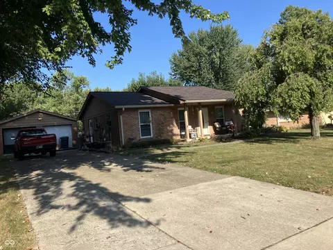 612 E Fairview Dr, Greenwood, IN 46142