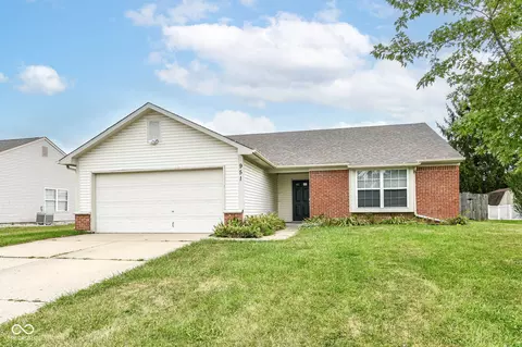 951 Peony Ln, Fortville, IN 46040