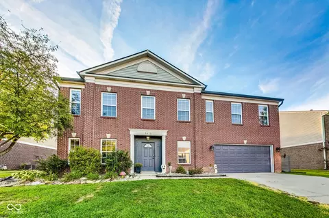 5415 Grassy Bank Dr, Indianapolis, IN 46237