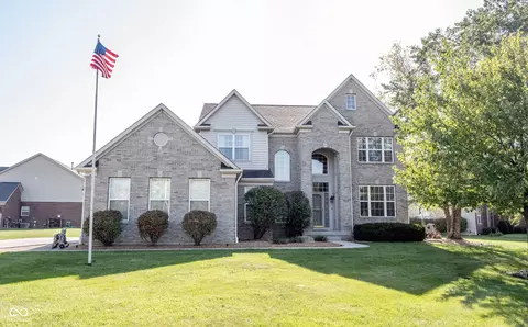 12728 Desplaines Dr, Fishers, IN 46037