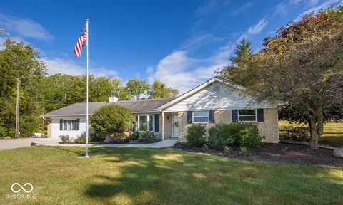 Exterior - 8620 W Fall Creek Dr, Pendleton, IN 46064 photo 1 of 19