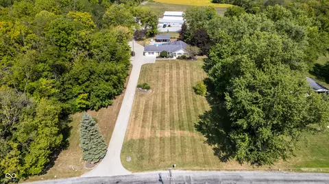 View/Area - 8620 W Fall Creek Dr, Pendleton, IN 46064 photo 3 of 6
