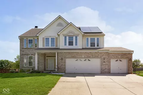 613 Sutton Dr, Greenwood, IN 46142