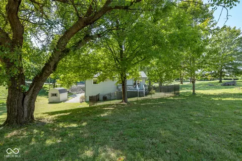 Exterior - 13914 E 116th St, Fishers, IN 46037 photo 7 of 9