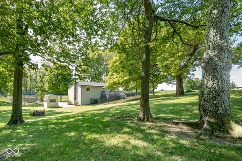 Exterior - 13914 E 116th St, Fishers, IN 46037 photo 6 of 9