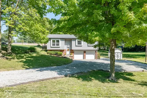 Exterior - 13914 E 116th St, Fishers, IN 46037 photo 1 of 9