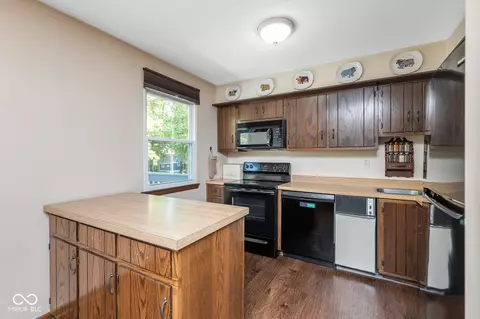 Kitchen - 13914 E 116th St, Fishers, IN 46037 photo 1 of 3
