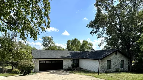 10411 W Grandview Dr, Columbus, IN 47201