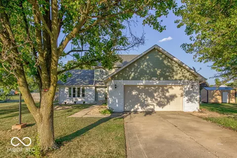 1613 Valley Brook Dr, Indianapolis, IN 46229