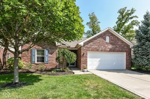 9849 Brook Wood Dr, Mccordsville, IN 46055