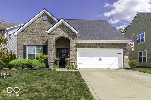 8647 N Deer Crossing Blvd, Mccordsville, IN 46055