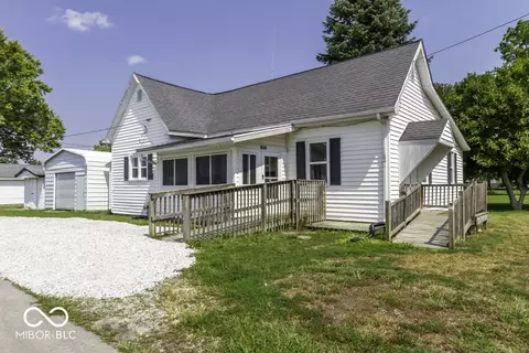 2004 N E St, Elwood, IN 46036