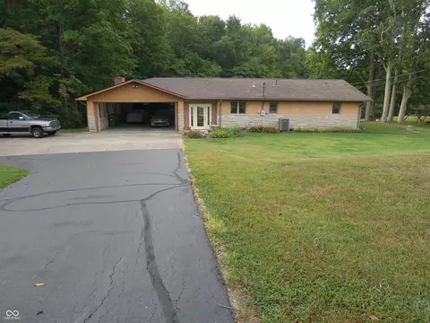5427 E Rinker Rd E, Mooresville, IN 46158