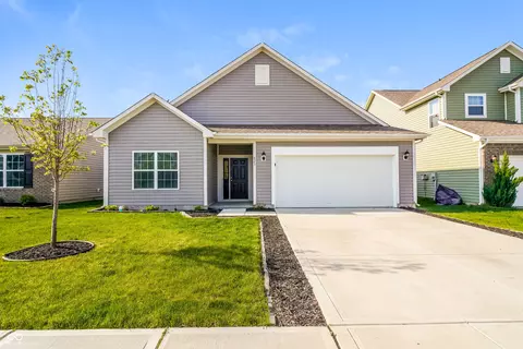 823 Fieldstone Dr, Franklin, IN 46131