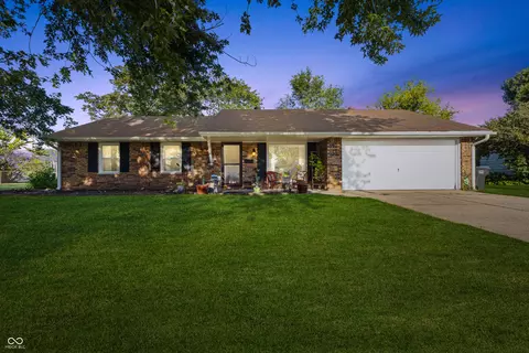 733 Sweetbriar Ave, Whiteland, IN 46184