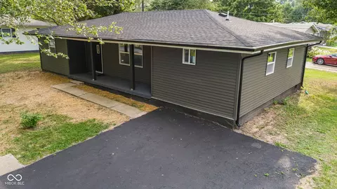 142 Cyprus St, Austin, IN 47102